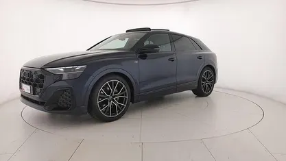 Usata Audi Q8 S-Line 286 CV (210 kW) 2025 Grigio waitomo metallizzato SUV
