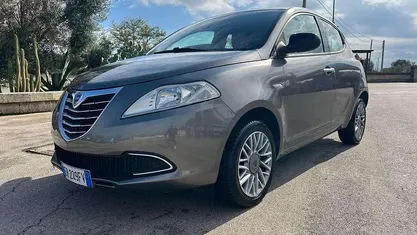 Grigio Usata 2013 Lancia Ypsilon S Due volumi | 5200 € (Buon prezzo)