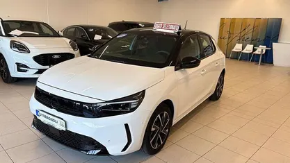 Usata Opel Corsa 101 CV (74 kW) 2025 Bianco Berlina
