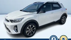 Bianco pastello Usata 2020 Kia Stonic Style SUV | 16.900 € (Buon prezzo)