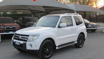 Usata Mitsubishi Pajero Instyle 200 CV (147 kW) 2012 Bianco SUV