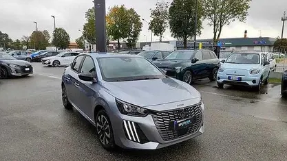 Usata 2025 Peugeot 208 Business-Line Due volumi | 20.500 € (Buon prezzo)