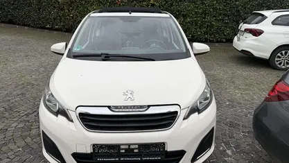 Bianco Usata 2015 Peugeot 107 Active Due volumi | 6700 € (Buon prezzo)