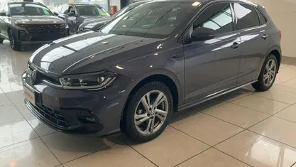 Usata VW Polo R-line 95 CV (69 kW) 2023 Grigio Utilitaria