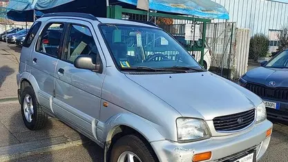 Usata Daihatsu Terios 83 CV (61 kW) 2000 Grigio SUV