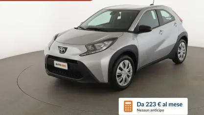 Usata Toyota Aygo X Active 72 CV (52 kW) 2023 Argento SUV