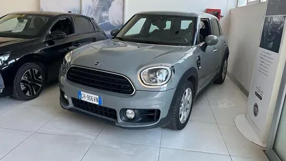 Usata Mini One Countryman 102 CV (75 kW) 2019 Grigio SUV