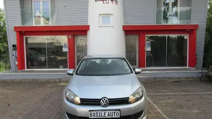 Usata VW Golf VI Highline 105 CV (77 kW) 2011 Grigio chiaro Utilitaria