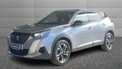 Usata Peugeot 2008 Allure 102 CV (75 kW) 2023 Grigio SUV
