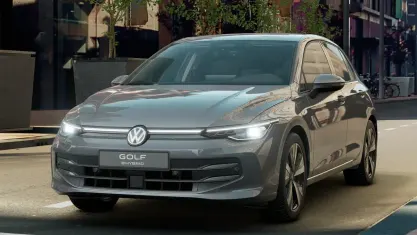 Nuova VW Golf VIII R-line Plus 204 CV (150 kW) 2026 Dolphin grey metallizzato Berlina