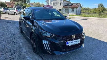 Usata Peugeot 208 GT 101 CV (74 kW) 2024 Nero Utilitaria