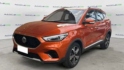 Usata MG ZS Luxury 106 CV (77 kW) 2023 Arancione SUV