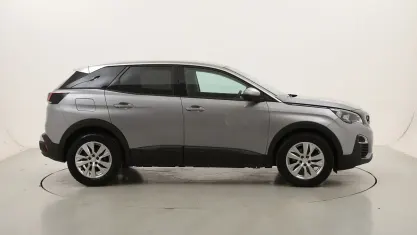 Usata Peugeot 3008 Business-Line 131 CV (96 kW) 2020 Argentoargento SUV