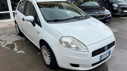 Usata Fiat Grande Punto Active 75 CV (55 kW) 2006 Bianco Utilitaria