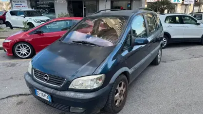 Usata Opel Zafira Elegance 101 CV (74 kW) 2002 Bluazzurro Monovolume
