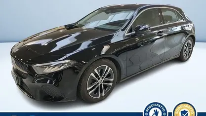 Nero metallizzato Usata 2024 Mercedes A180 Advanced Tre volumi | 26.500 € (Buon prezzo)
