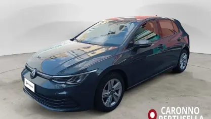 Usata VW Golf VIII Life 116 CV (85 kW) 2022 Grigio Berlina
