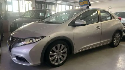 Argento Usata 2012 Honda Civic Executive Tre volumi | 8490 € (Buon prezzo)