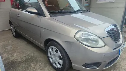 Usata Lancia Ypsilon 60 CV (44 kW) 2008 Grigio Utilitaria