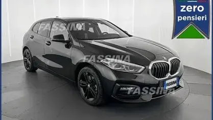 Usata BMW 118 Sport Line 140 CV (102 kW) 2019 Nero Utilitaria