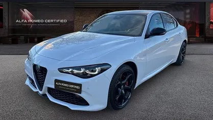 Bianco Usata 2024 Alfa Romeo Giulia Tre volumi | 48.000 € (Buon prezzo)