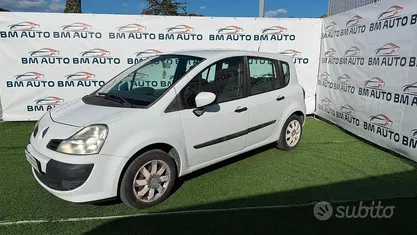 Usata Renault Modus Expression 70 CV (51 kW) 2010 Bianco Monovolume