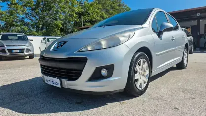 Usata Peugeot 207 73 CV (53 kW) 2012 Grigio Berlina