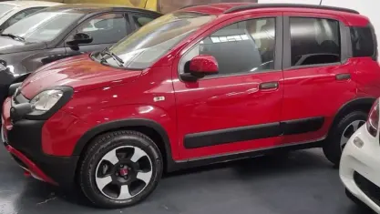 Usata Fiat Panda Cross Cross 70 CV (51 kW) 2024 Rosso Utilitaria
