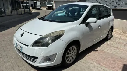 Usata Renault Grand Scénic III Dynamique 130 CV (95 kW) 2011 Bianco Monovolume