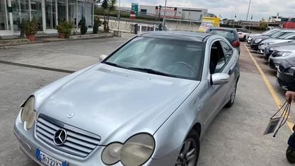 Usata Mercedes C220 Elegance 150 CV (110 kW) 2005 Grigio Coupé