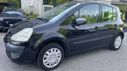 Usata Renault Modus Dynamique 75 CV (55 kW) 2008 Grigio Monovolume