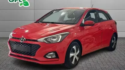 Käytetty Hyundai i20 Advanced 73 HP (53 kW) 2020 Punainen Viistoperä