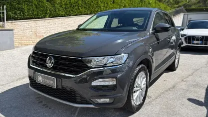 Usata VW T-Roc 150 CV (110 kW) 2022 Grigio SUV
