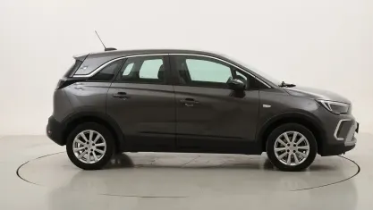Usata Opel Crossland Elegance 120 CV (88 kW) 2022 Grigiogrigio SUV