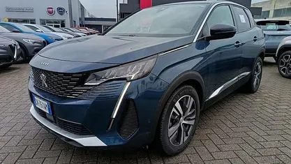 Usata 2023 Peugeot 3008 Allure SUV | 25.900 € (Buon prezzo)