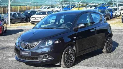 Nero Usata 2022 Lancia Ypsilon Gold Due volumi | 10.900 € (Buon prezzo)