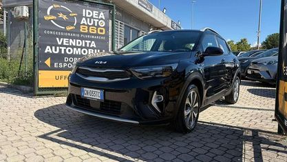 Gebraucht Kia Stonic Style 84 PS (61 kW) 2023 Schwarz SUV