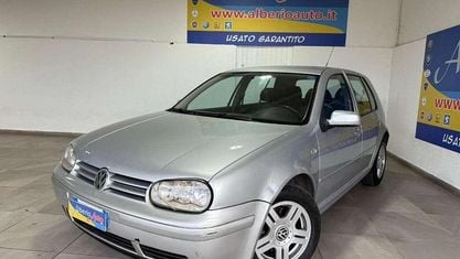 Usata VW Golf IV 101 CV (74 kW) 2000 Argento Berlina