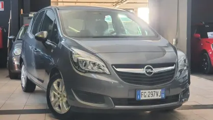 Usata Opel Meriva 101 CV (74 kW) 2017 Grigio Monovolume
