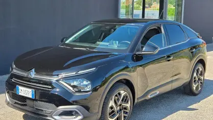 Usata Citroën C4 Shine 131 CV (96 kW) 2023 Nero SUV