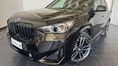 Black sapphire metallizzato Usata 2023 BMW X1 M Sport SUV | 43.900 € (Buon prezzo)