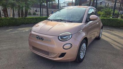 Ny Fiat 500e Tech 69 kW (95 HK) 2025 Guld Sedan