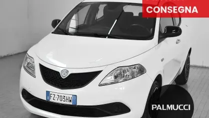 Usata Lancia Ypsilon Gold 69 CV (50 kW) 2019 Bianco Utilitaria