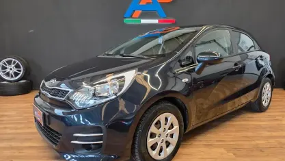 Usata Kia Rio 75 CV (55 kW) 2015 Grigio Berlina