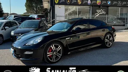 Usata Porsche Panamera 250 CV (183 kW) 2012 Nero Utilitaria