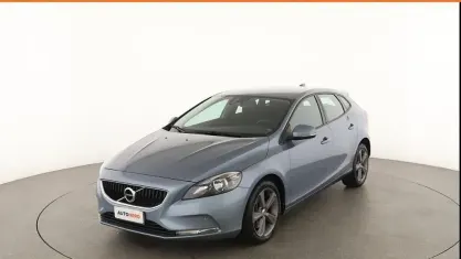 Usata Volvo V40 Kinetic 150 CV (110 kW) 2018 Blu Berlina
