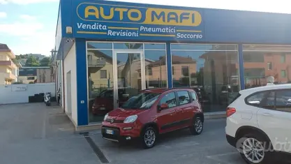 Usata Fiat Panda 4x4 S 75 CV (55 kW) 2012 Rosso Utilitaria