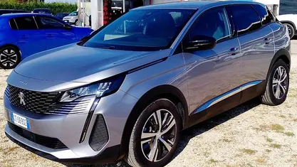 Usata Peugeot 3008 Allure 131 CV (96 kW) 2024 SUV