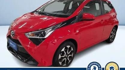 Rosso metallizzato Usata 2019 Toyota Aygo X-play Due volumi | 11.700 € (Buon prezzo)