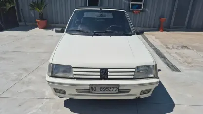 Usata Peugeot 205 54 CV (39 kW) 1992 Bianco Cabrio